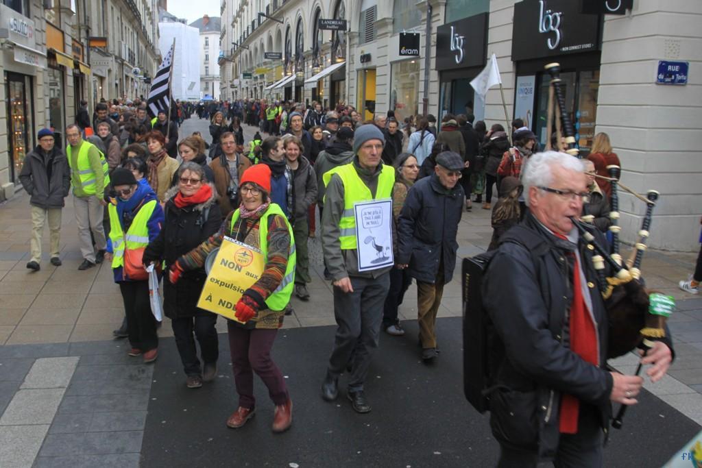 La farandole contre NDDL