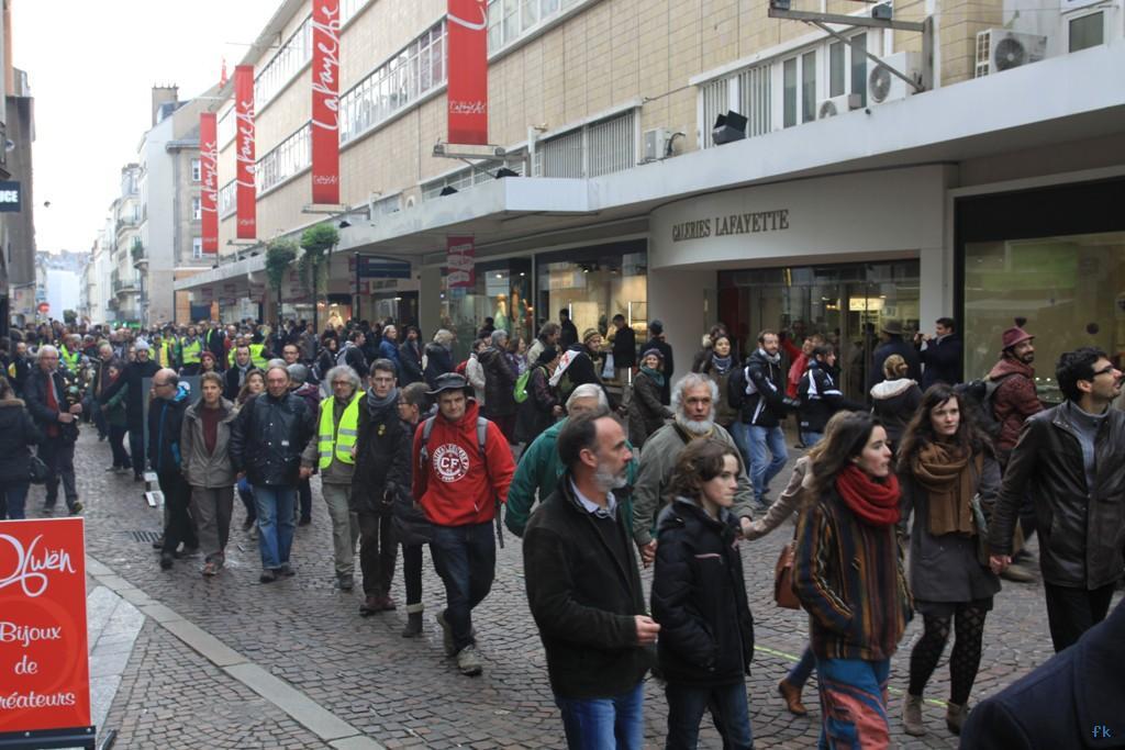 La farandole contre NDDL