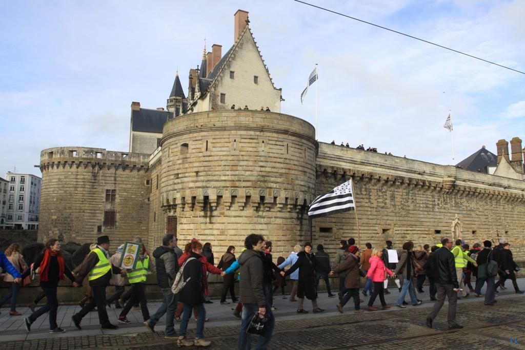 La farandole contre NDDL