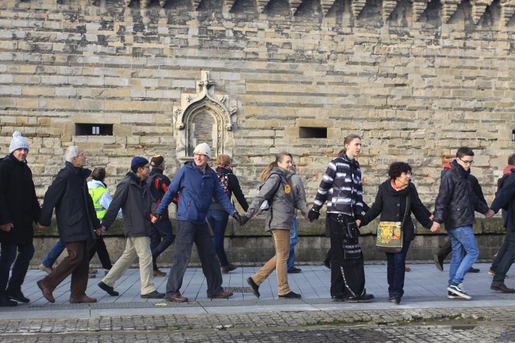 La farandole contre NDDL