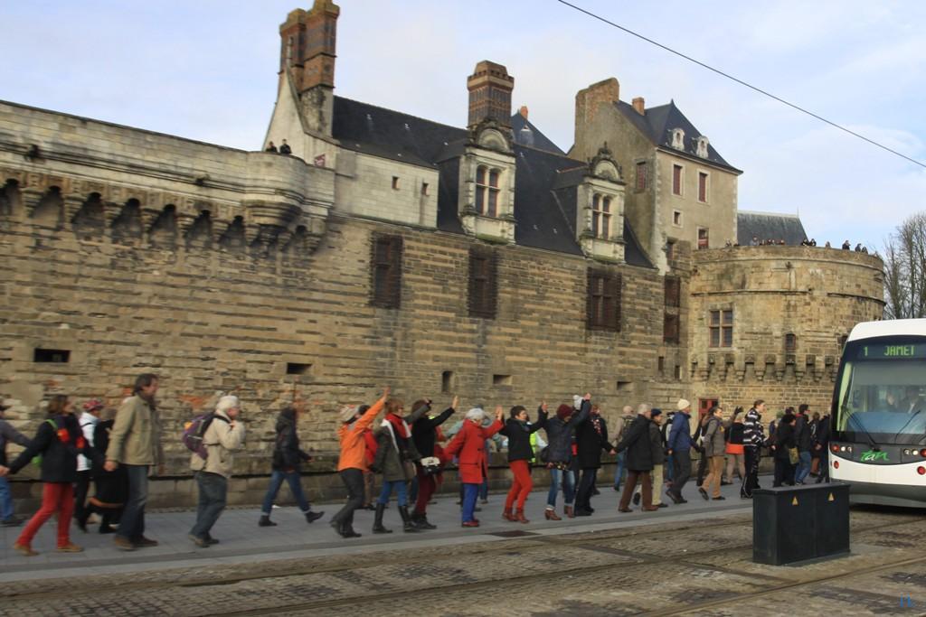 La farandole contre NDDL