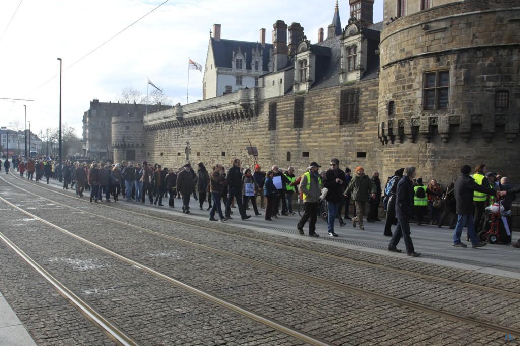 La farandole contre NDDL