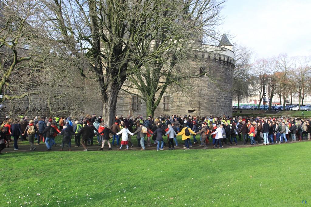 La farandole contre NDDL