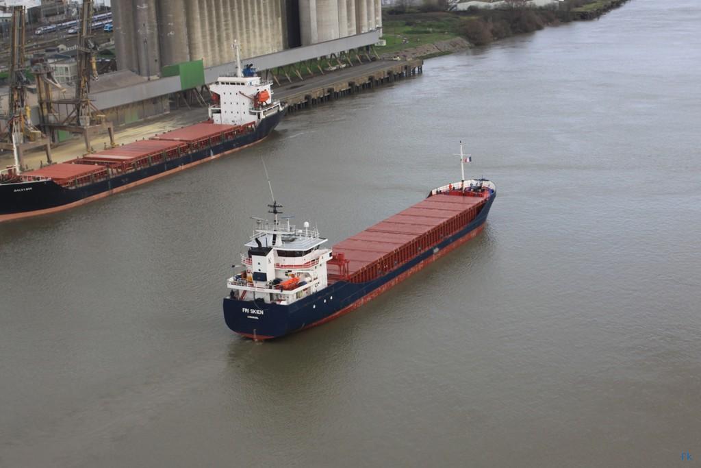 La vue du pont de Cheviré