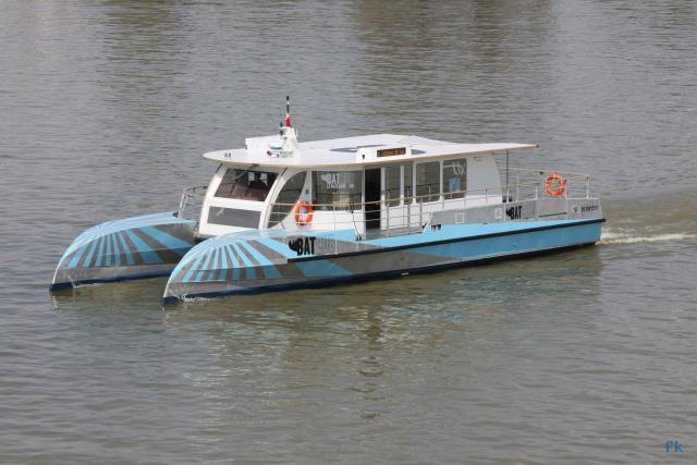 Une navette fluviale