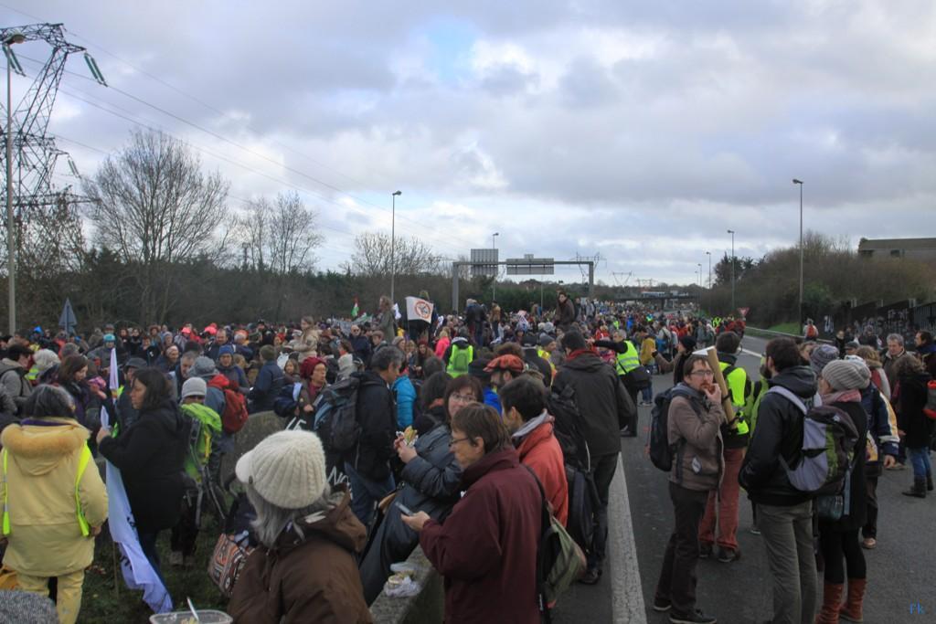 Le pont de Cheviré contre l'aéroport NDDL
