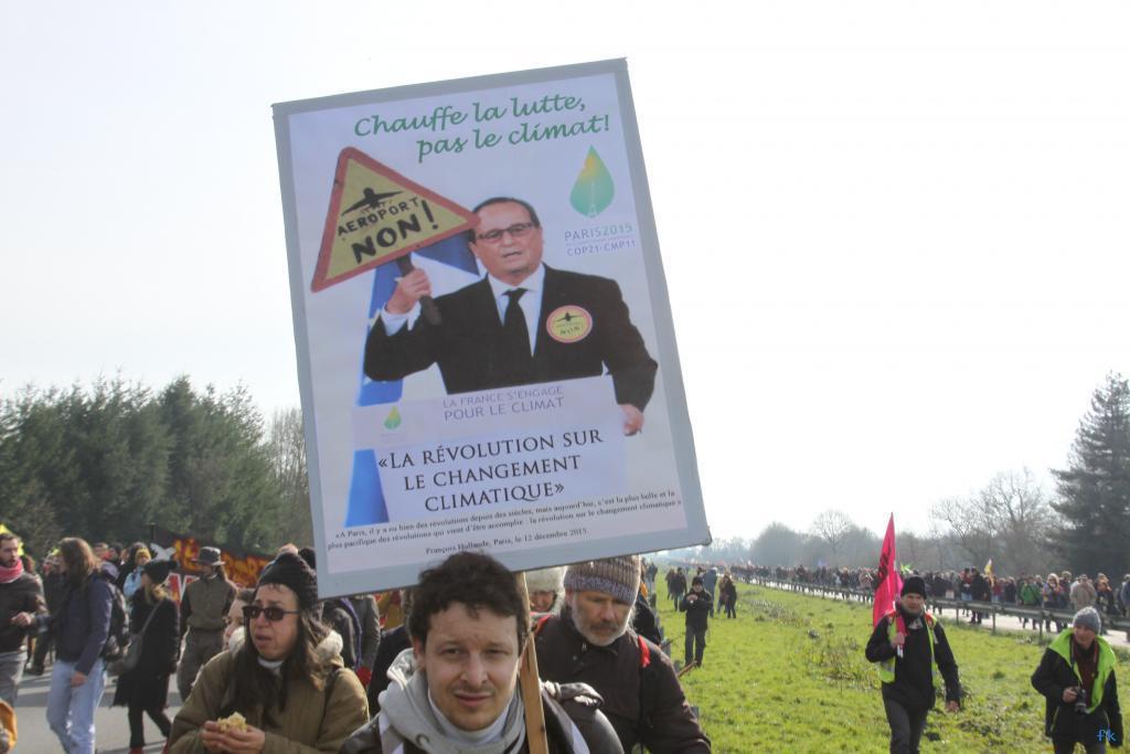 Les opposants à l’aéroport sur la 4 voies