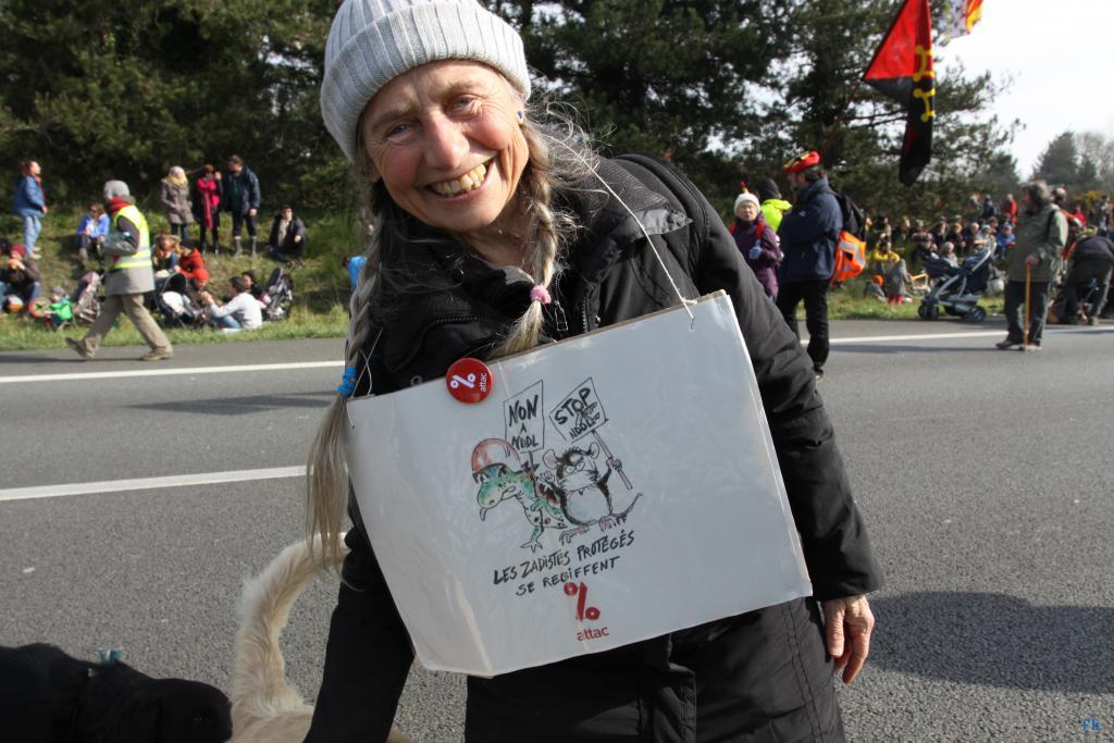 Les opposants à l’aéroport sur la 4 voies