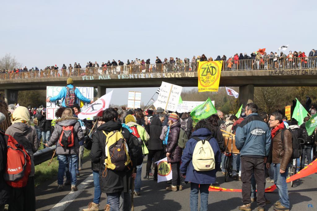 Les opposants à l’aéroport sur la 4 voies
