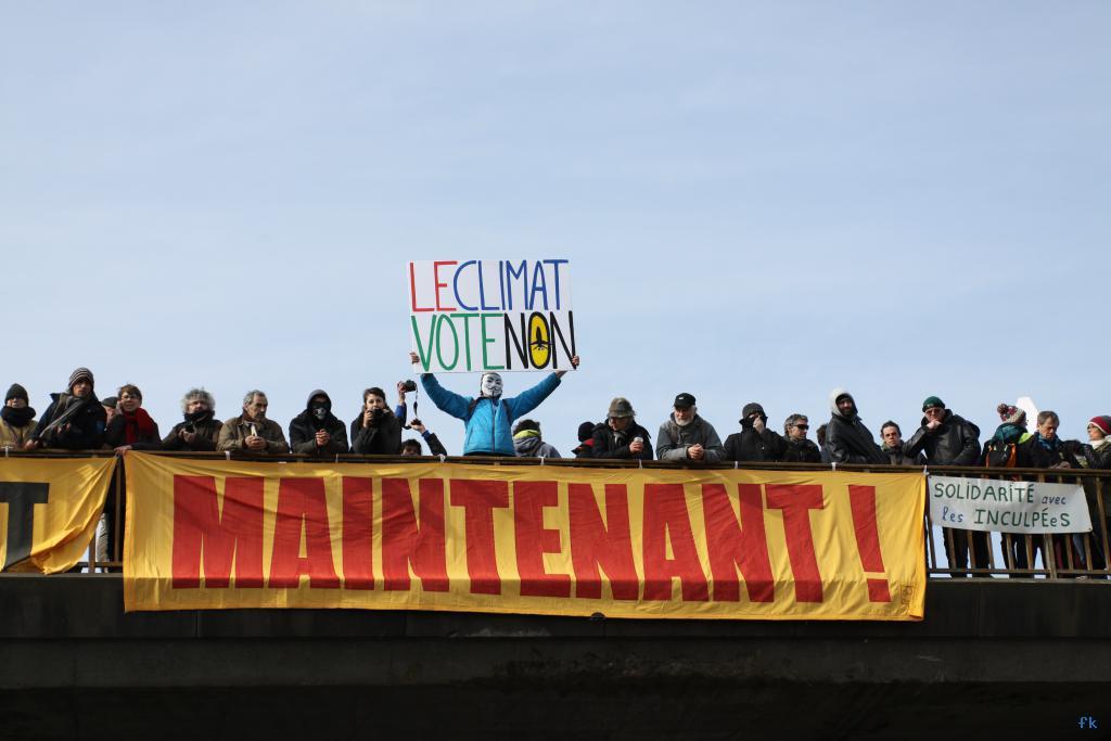 Les opposants à l’aéroport sur la 4 voies